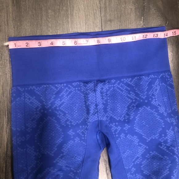 Lululemon Ebb Flow Crop Leggings - Picture 7 of 7